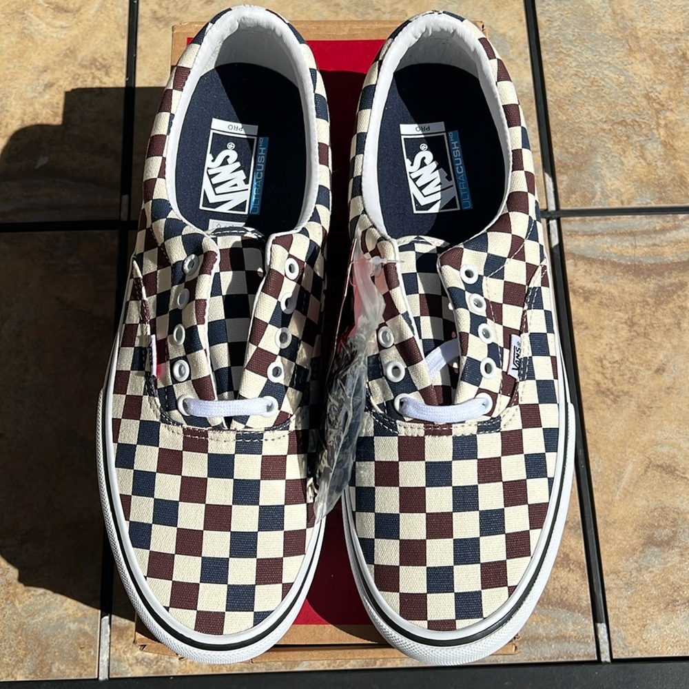DS Men’s Vans Era Pro size 13